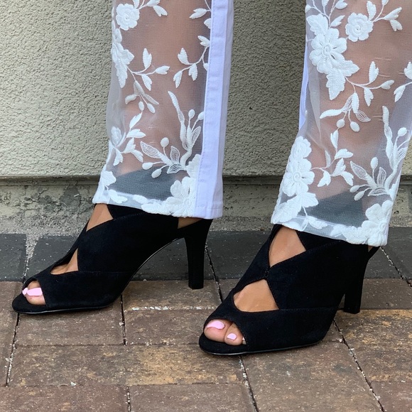 NIB Black Leather Peep Toe Slingback Sandals - Picture 4 of 8